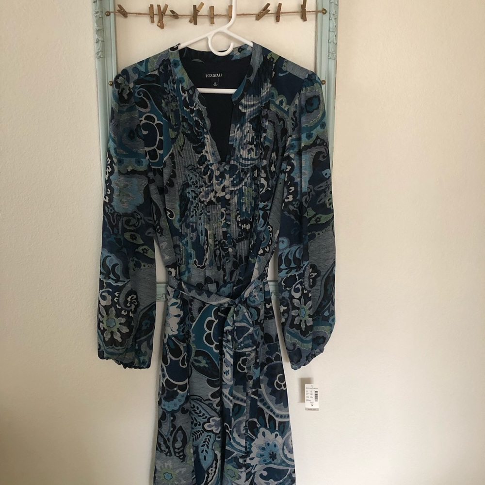 Dress - Picture 2 of 6